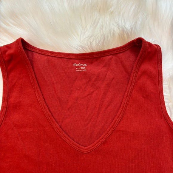 Madewell Tomboy V-Neck Tank Top Red - Picture 3 of 4